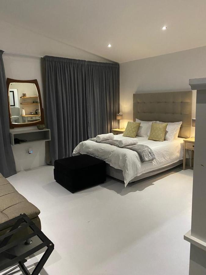 Ferienwohnung Miles House George Exterior foto